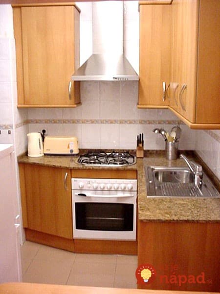 Small-Kitchen-Design-Pictures-in-Pakistan-01