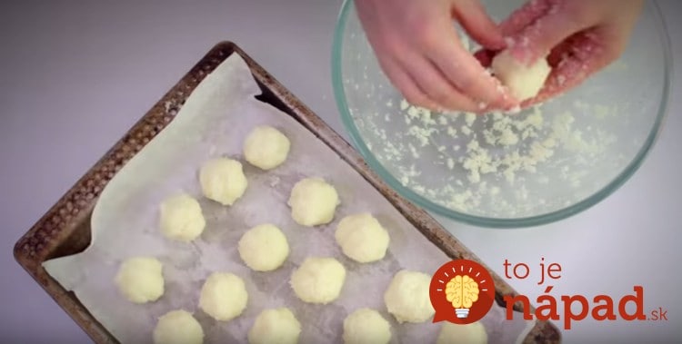 Shaping-Coconut-Macaroons