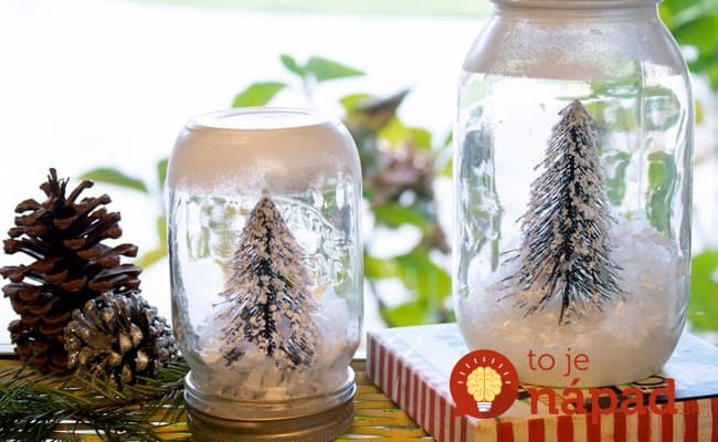 mason-jar-with-christmas-tree