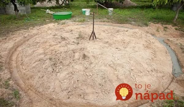 Tento muž sa rozhodol, že z letnej dovolenky sa už nevráti. Postavil si vlastný tropický raj