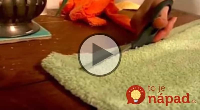 Máte doma staré uteráky? Takto ľahko z nich môžete vytvoriť krásny koberček do kúpeľne