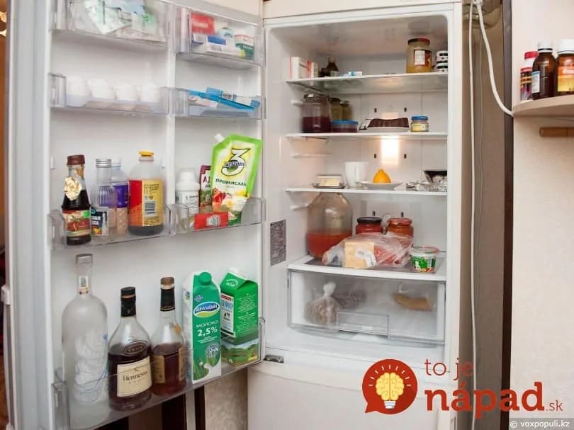 Ako odstrániť zápach z chladničky? Jednoduché tipy, ktoré fungujú!