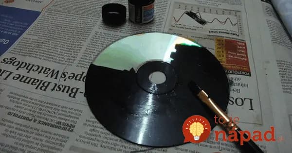 Tento muž vám ukáže, ako premeniť staré CD na krásnu dekoráciu do bytu