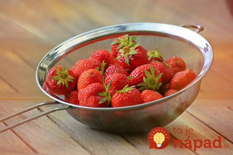 Jedna surovina odstráni z čerstvého ovocia nečistoty, zvyšky chemikálií a baktérie!