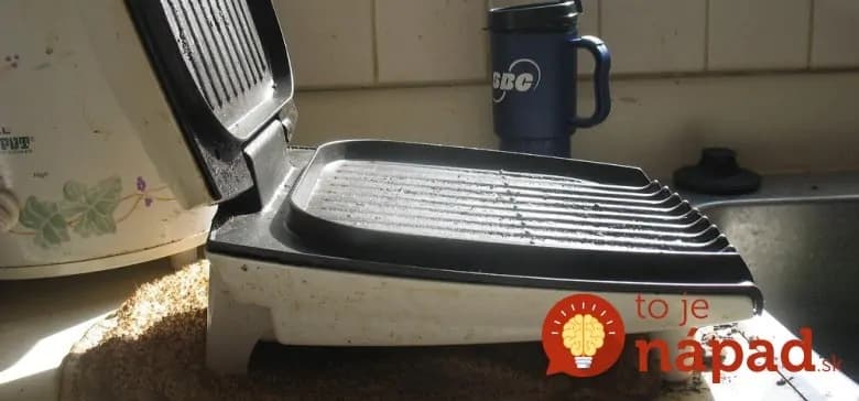 Ako vyčistiť toastovač či elektrický gril bez drhnutia? Pomôže jednoduchý trik!
