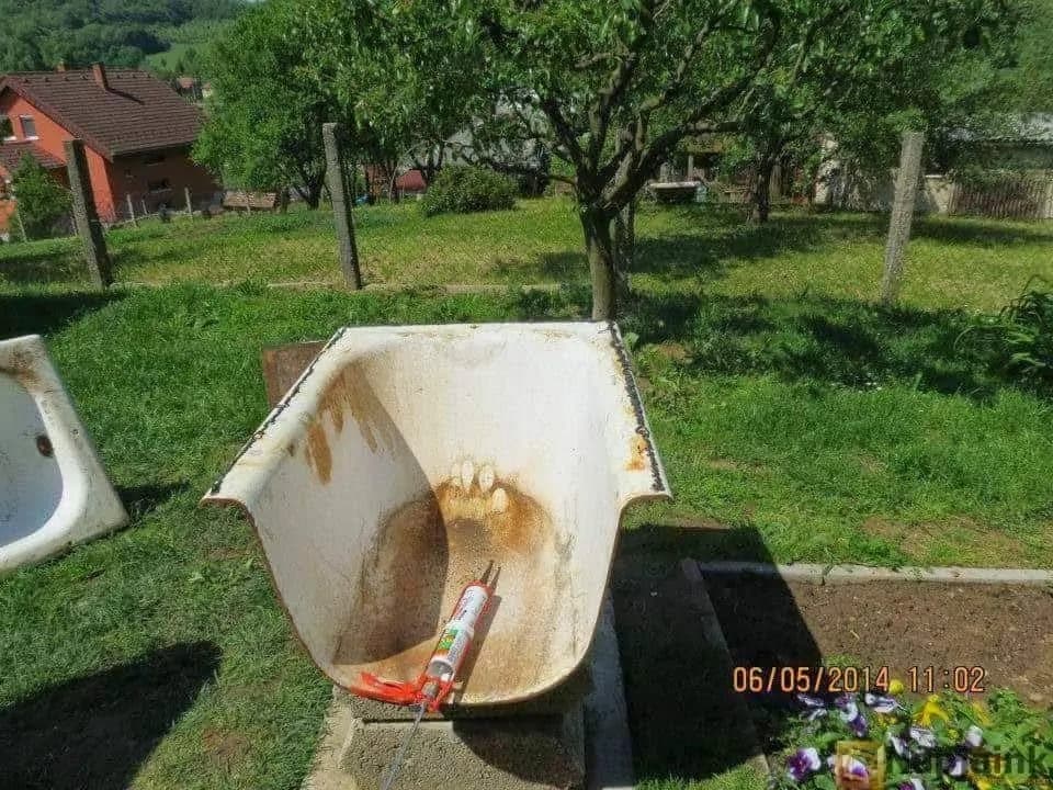 To nevymyslíš: Neuveríte, čo títo ľudia vyrobili zo starej vane!