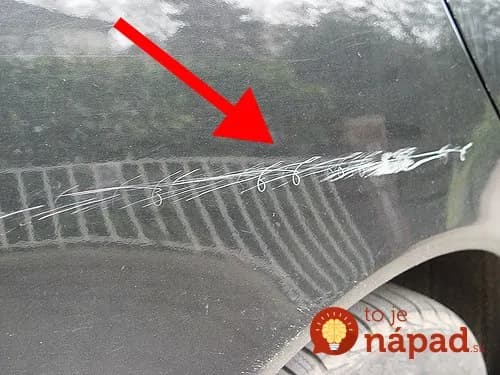 Máte na aute škrabanec? Najjednoduchší spôsob, ako ho odstrániť doma bez návštevy servisu