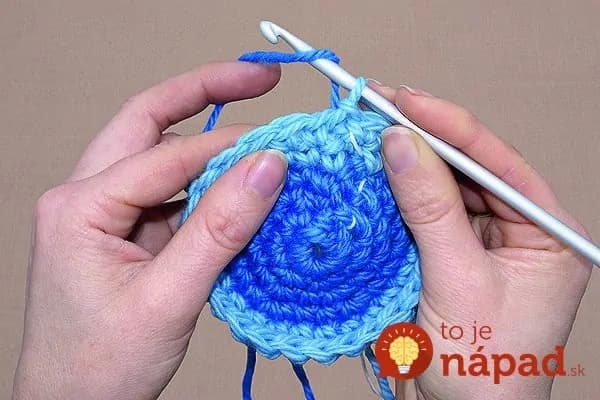 Táto žena posunula háčkovanie na novú úroveň: Vyrába úžasné kúsky, za ktorými sa idú deti potrhať!
