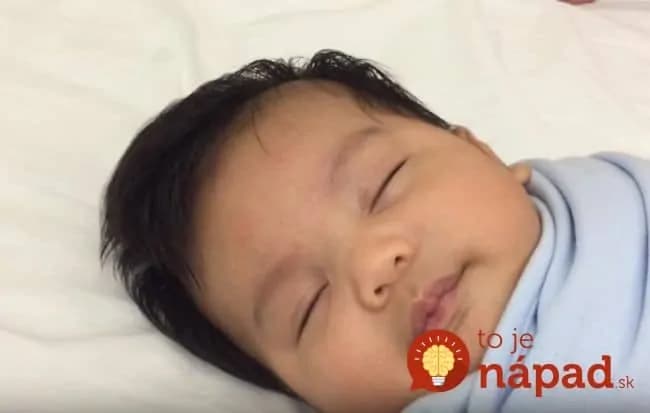 Muž mal sám uspať dieťa a zvládol to za neuveriteľných 30 sekúnd. TOTO je jeho trik!