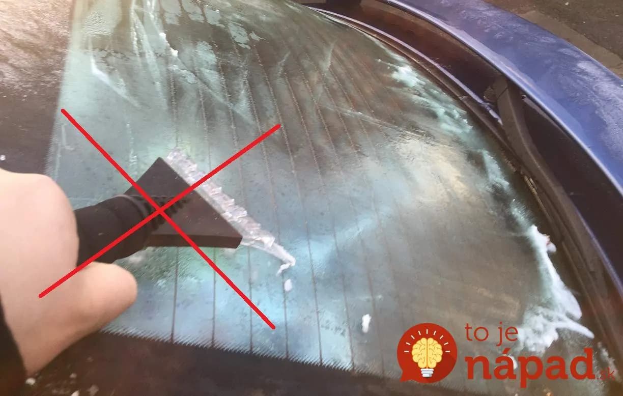 Škrabku už nepotrebujete! 6 domácich trikov, ako jednoducho rozmraziť čelné sklo auta