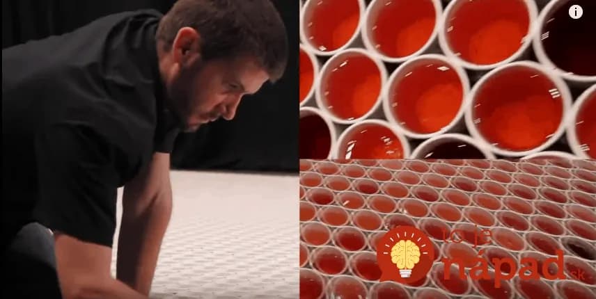 Muž naplnil 66 000 pohárov dažďovou vodou. Keď sa kamera vzdiali, budete ohromení, čo v skutočnosti vytvoril!