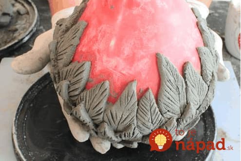 Na balón naniesol jednoduchú zmes škrobu, octu a lepidla: Ide o geniálny nápad, ktorý môžete vyskúšať aj vy!