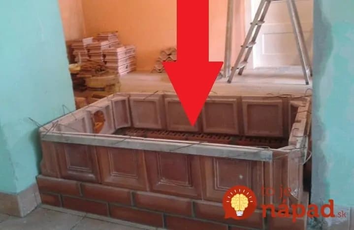 Túžili mať v byte kachle ako zo starých filmov, kúrenie drevom však neprichádzalo do úvahy:  Vďaka tomuto geniálnemu nápadu sa už teraz nevedia dočkať zimy!
