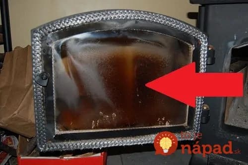 Perfektný trik, vďaka ktorému sa vám sklo na krbových dvierkach nebude zadymovať: Funguje to perfektne!