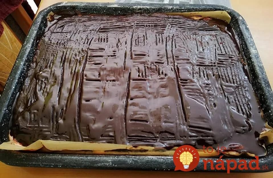 KRČMÁRKIN koláč z kyslej smotany a pudingu: Ak máte doma 2 pudingové prášky a smotanu, musíte ho skúste – chuť fantastická!