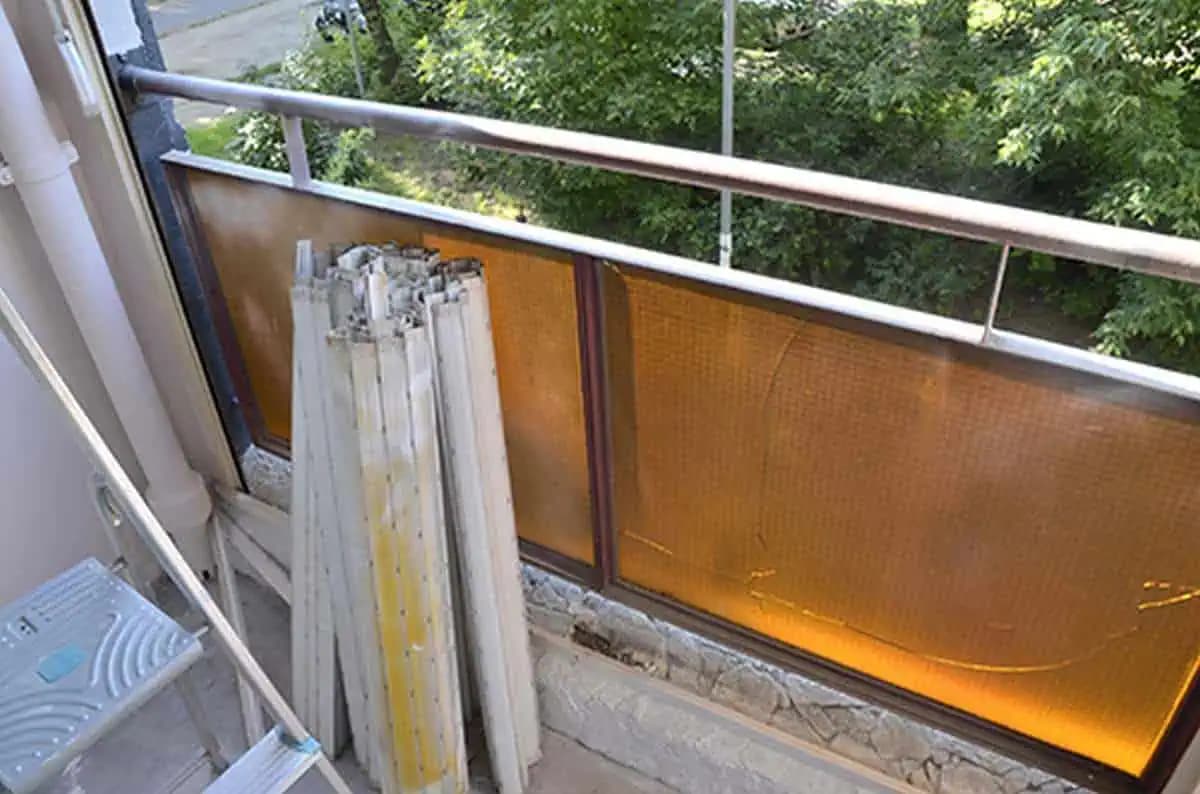 Neverili jej, že zanedbaný mini-balkón by mohla sama prerobiť: Keď ukázala výsledok za pár dní, takmer im spadla sánka!