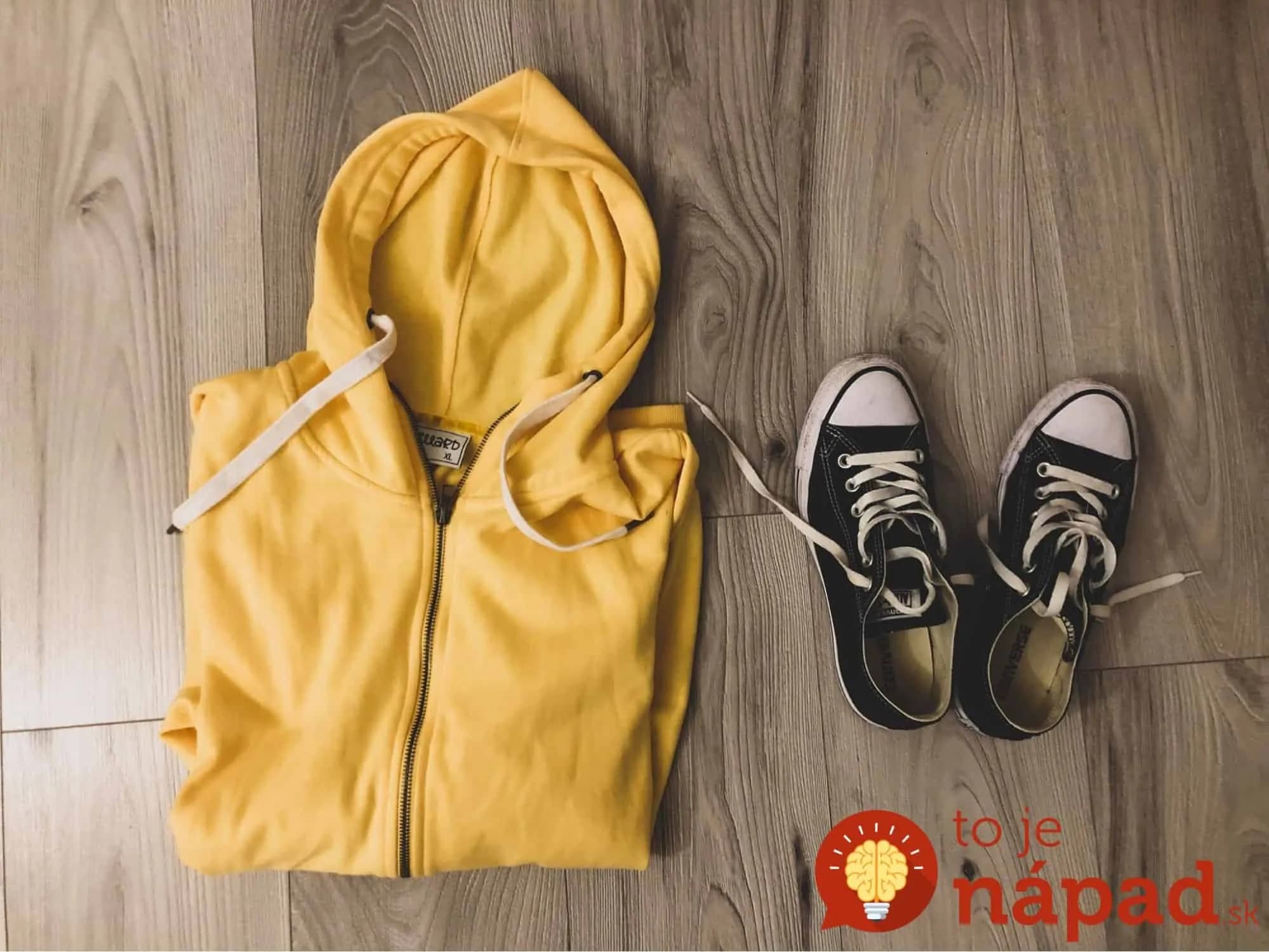 Oversize mikiny sú stále obrovským trendom. Ako ich nosiť, aby váš outfit nebol nudný?