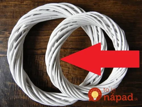 Kúpili len holý kruh z prútia za pár drobných: Keď uvidíte tie úžasné nápady, na predražené vence v obchode už ani nepozrite!