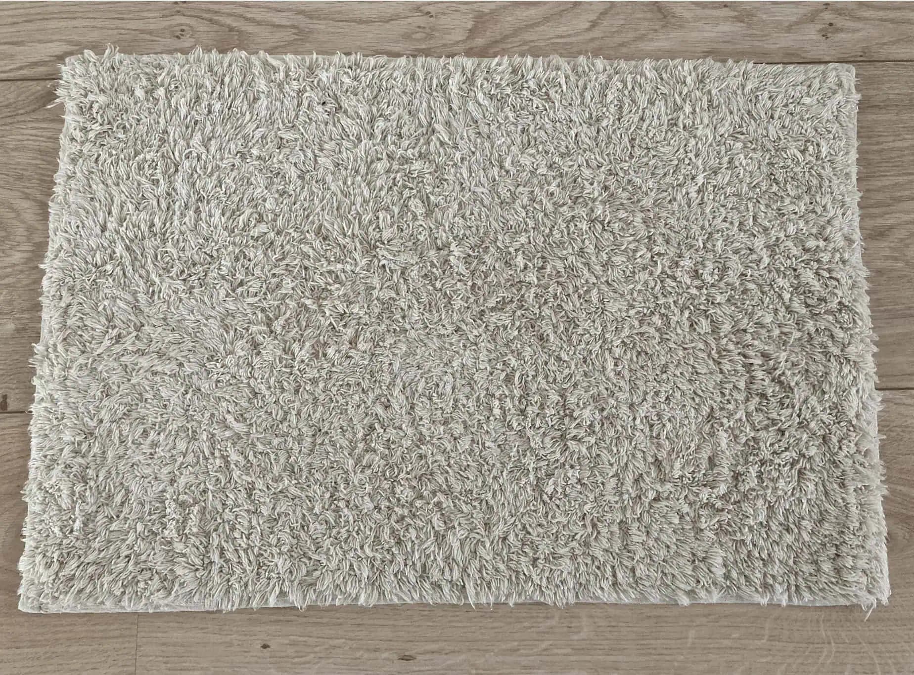 Za 10 minút máte perfektne čisté koberce: Ocot ani tep neotvárajte – toto vyčistí, oživí farbu a tá vôňa v celom byte sa ani nedá opísať!