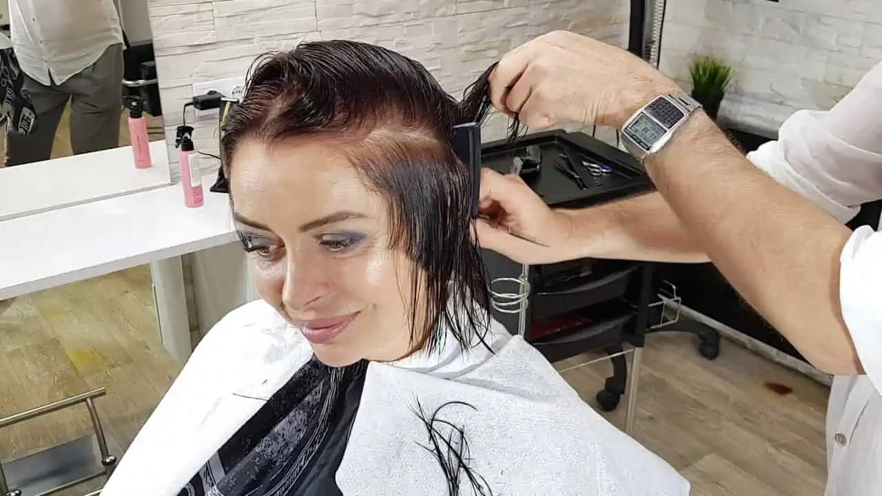 Toto ju omladilo aspoň o 10 rokov: Kaderník poradil účes, ktorý je pre dámy po 50-tke ako stvorený, omladí lepšie ako botox!