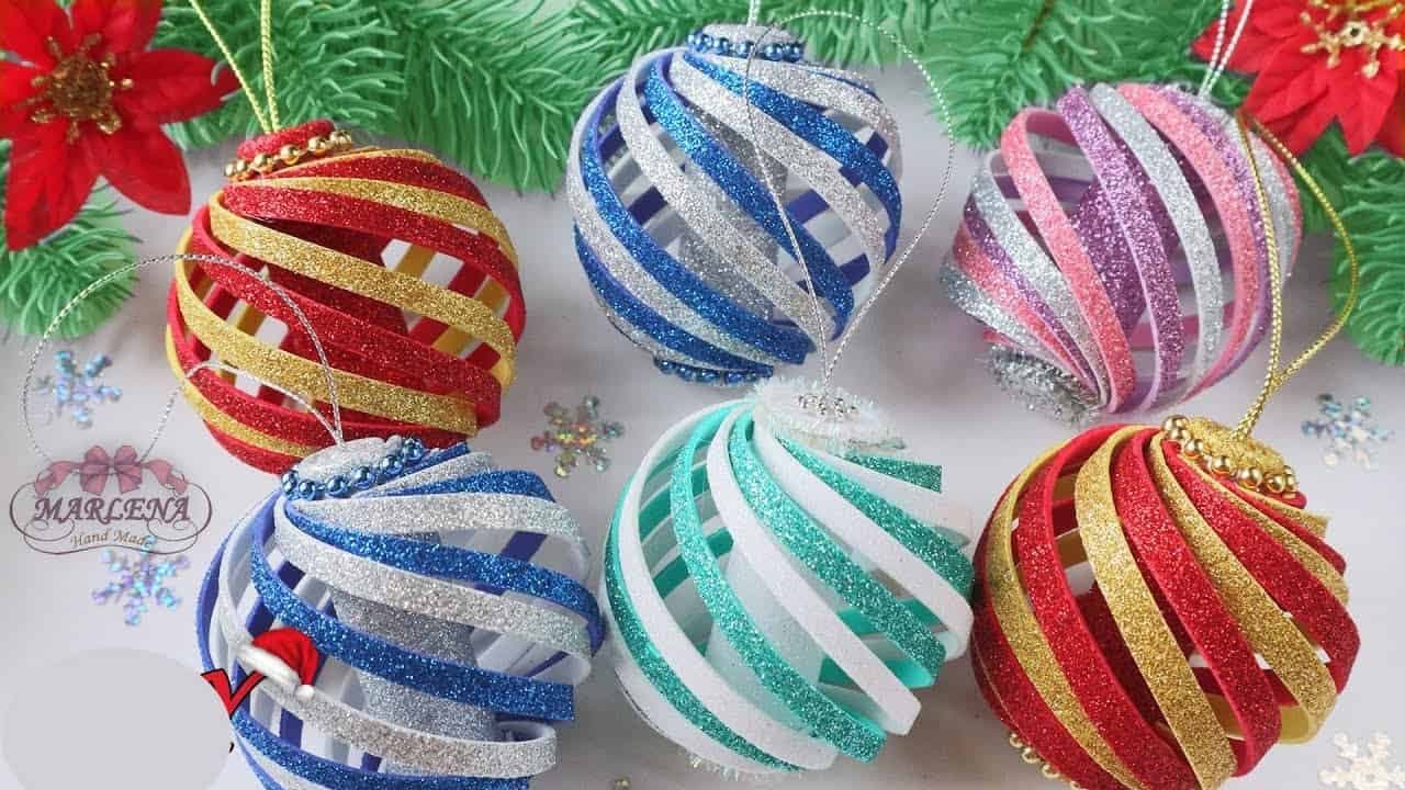 Rodičia, toto si vaše deti zamilujú: Návod na prekrásnu vianočnú dekoráciu z trblietok a papiera!