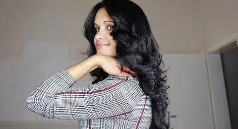 Dokonalý postupný zostrih si vykúzlite za pár minút aj sama doma: Kaderníčku viac nepotrebujete a ešte aj ušetríte!