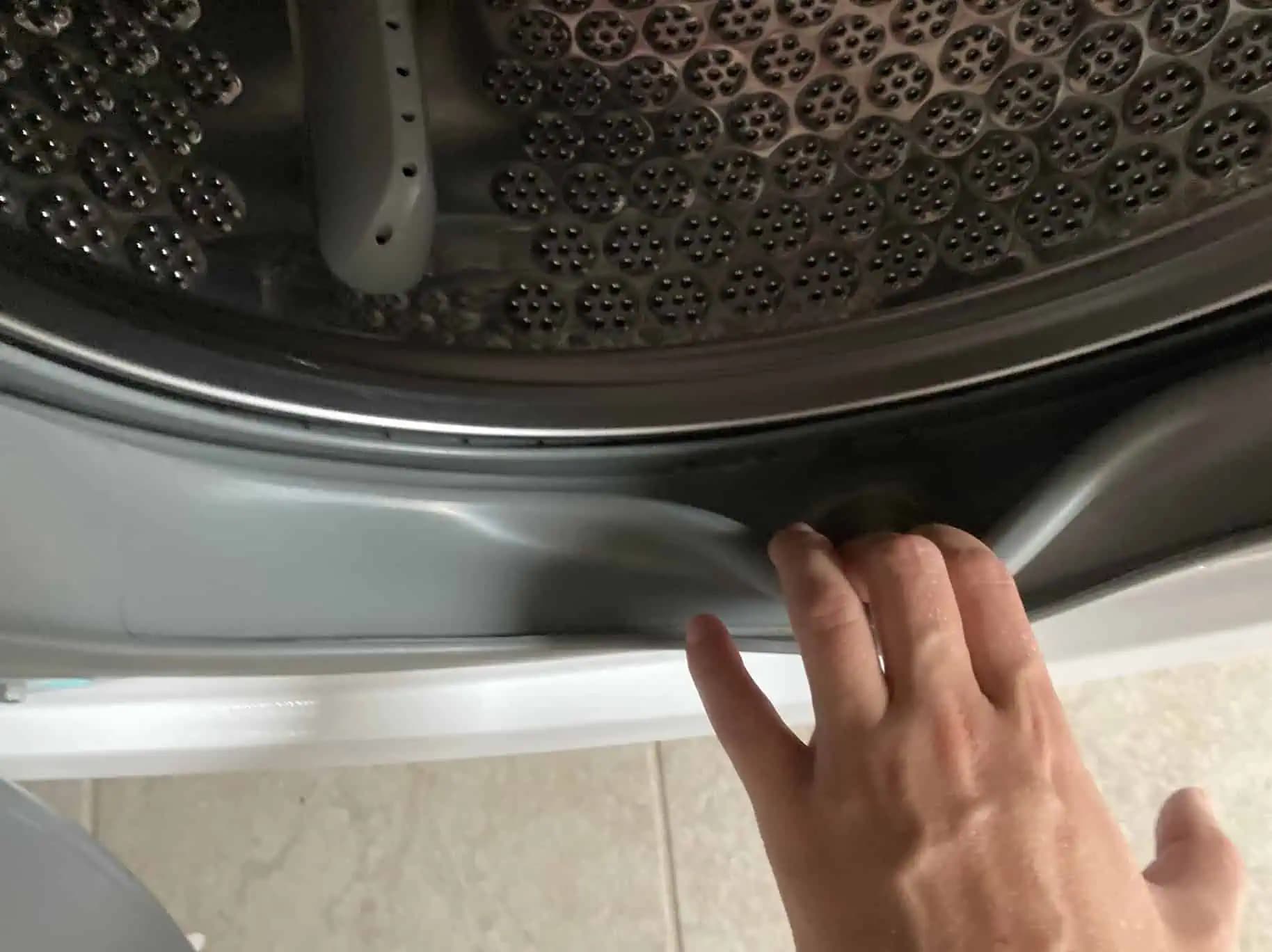 Tieto 2 zložky vám dokonale vyčistia práčku: Žiadne usadeniny a zápach, len svieža čistota!