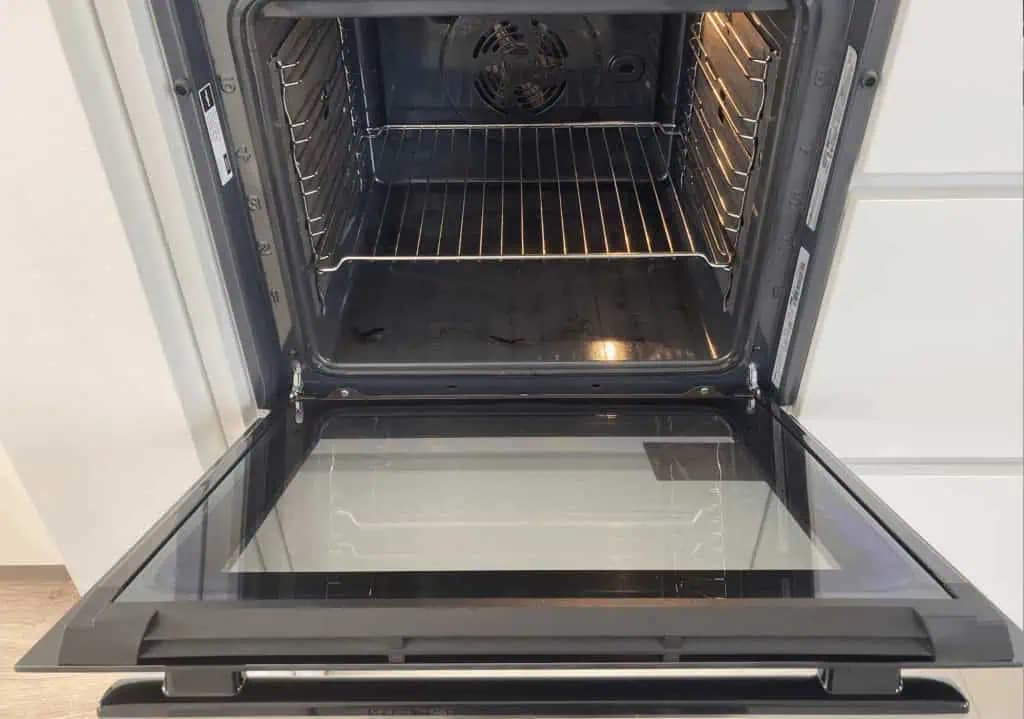 Vložte rošt do igelitového vrecka a nebudete ho musieť prácne drhnúť: Šetríte čas, aj námahu!