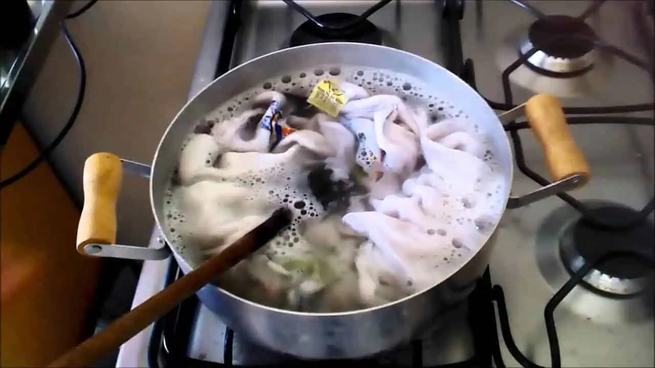 Jednoduchá metóda ako vyprať kuchynské utierky na riad: Žiadne škvrny, ani zápach a sú ako nové takmer bez námahy!