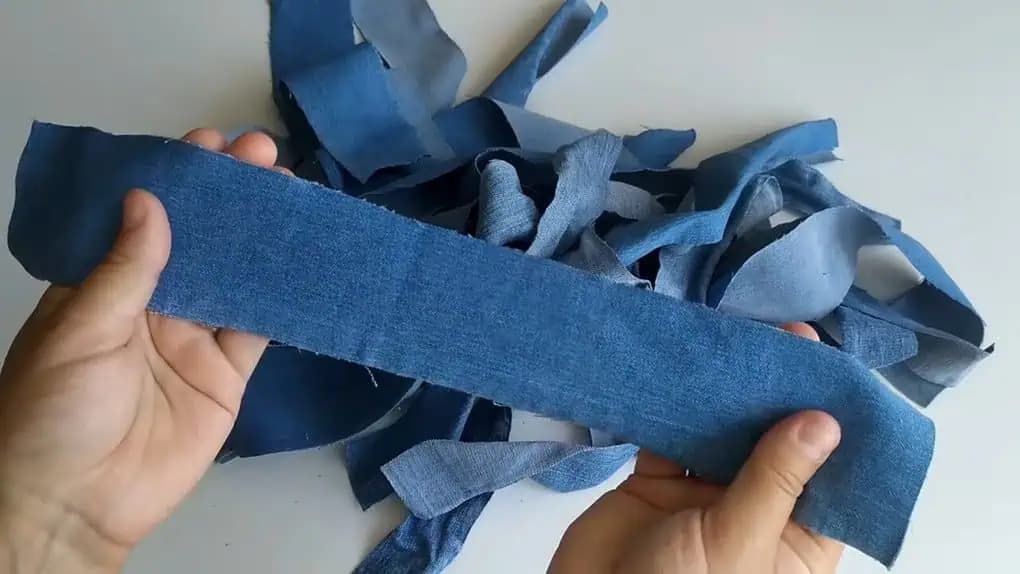 Len staré rifle a kartón: Nič netreba šiť a z odpadového materiálu vytvoríte takéto krásne dekoračné košíky!