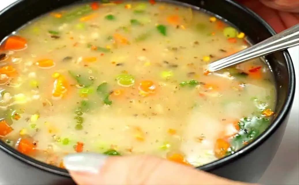 Uvarte si zajtra na obed túto POLIEVKU a do týždňa vážite menej: RECEPT, ktorý rozpúšťa kilá na počkanie!