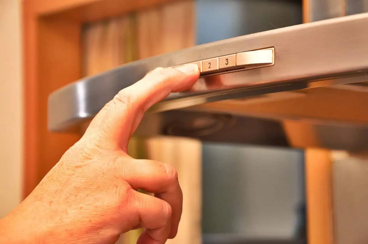 Jednoduchý tip na čistenie digestora BEZ ŠKODLIVEJ CHÉMIE: Už žiadna usadená mastnota na filtri!