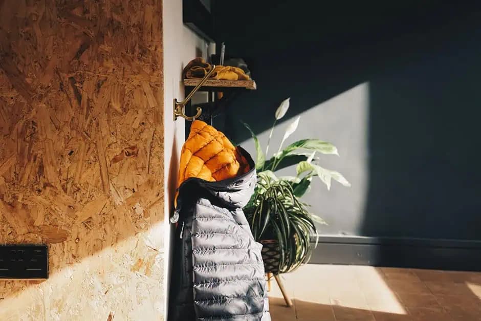 Dizajnový aj praktický prvok v domácnosti: Ako využiť OSB dosky?