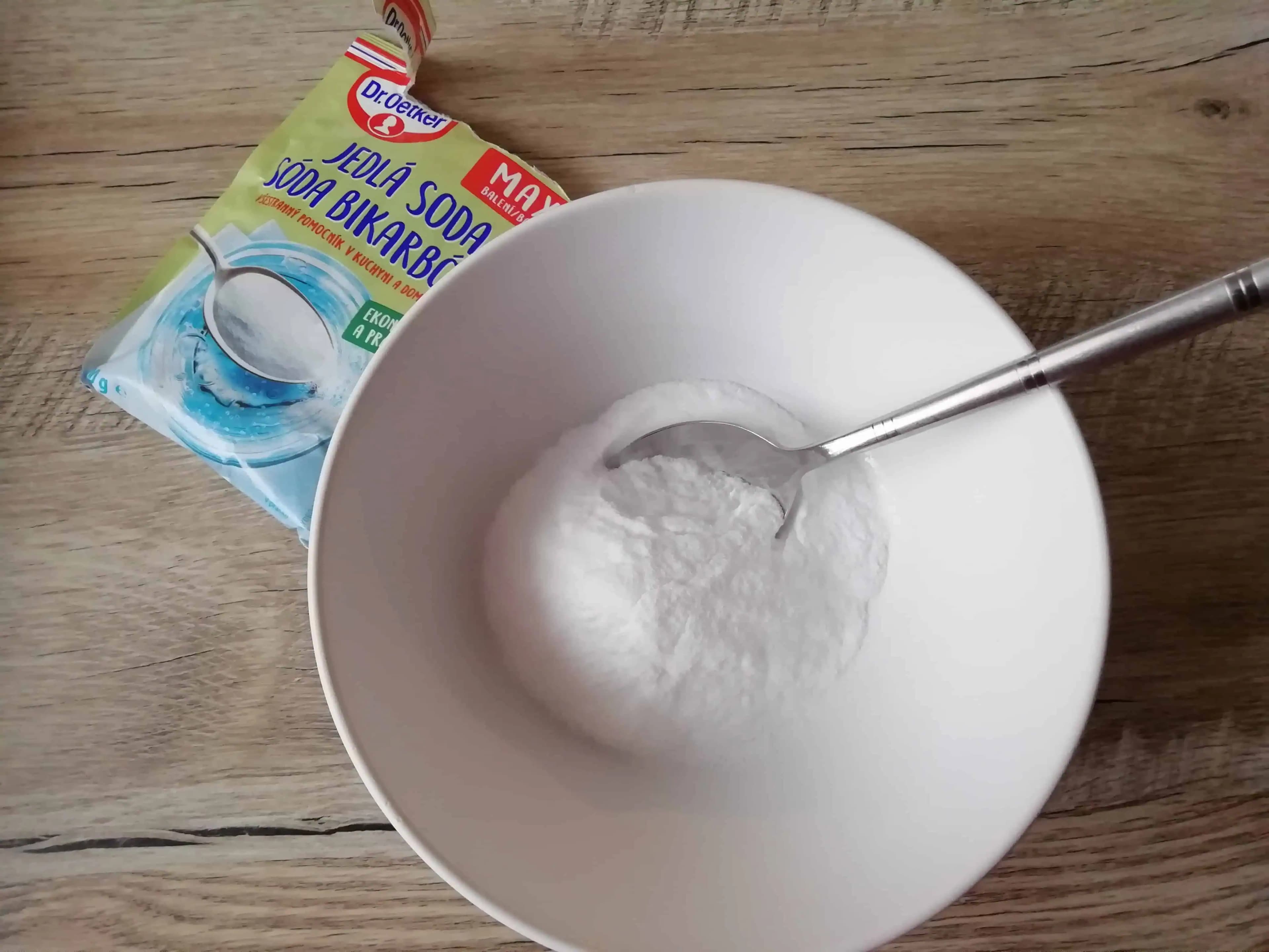 Nasypte si na nohy sódu bikarbónu a uvidíte, čo sa stane!