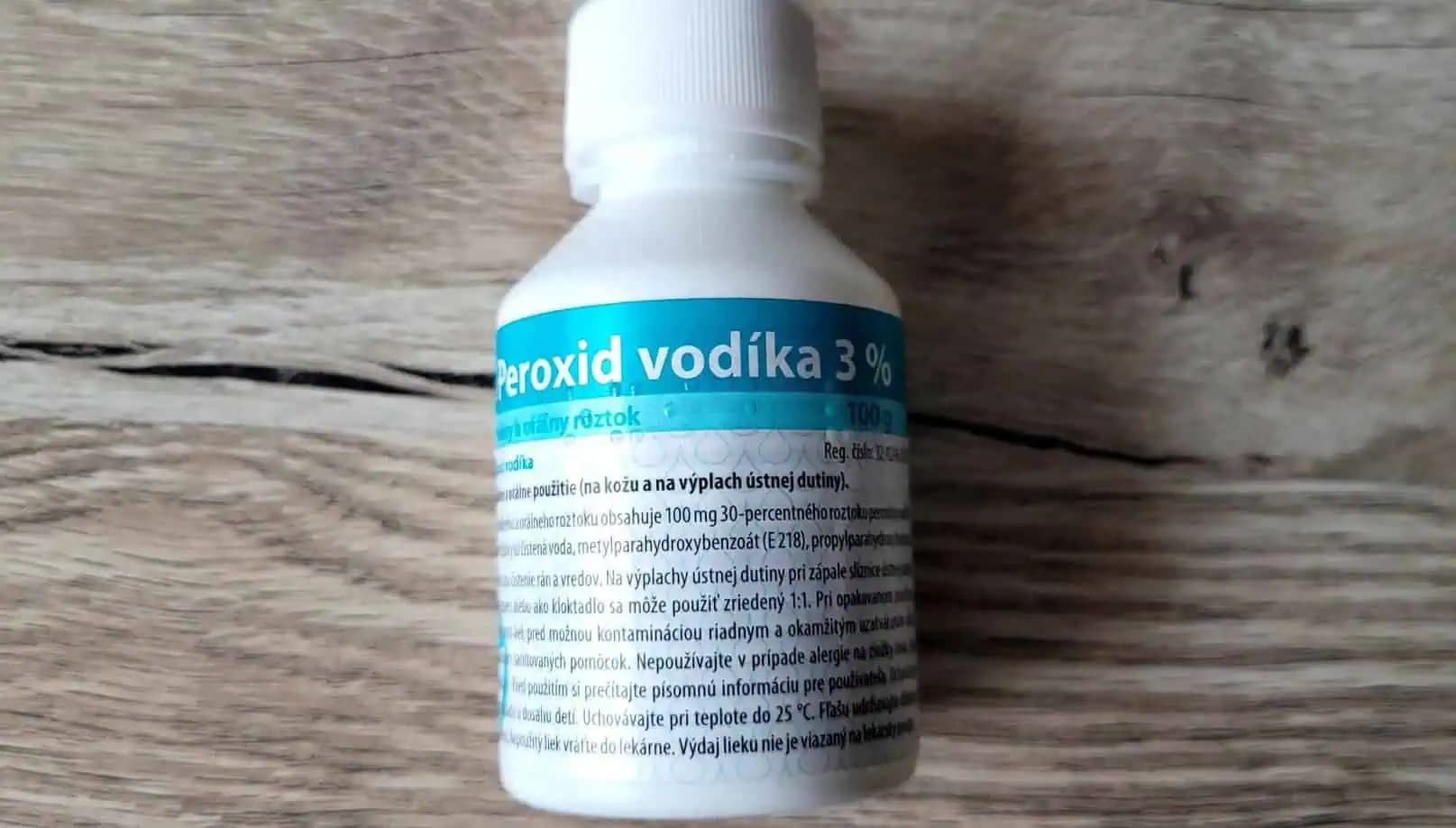 Zoberte si peroxid vodíka a vaša sprcha bude ako nová: Vyčistí pleseň, aj vodný kameň!