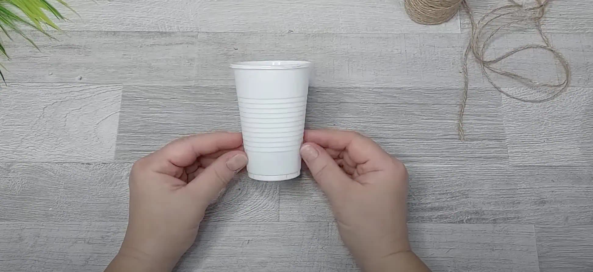 Ak milujete jeseň, pri tomto kreatívnom nápade vám poskočí srdiečko: Utešená dekorácia za pár drobných!