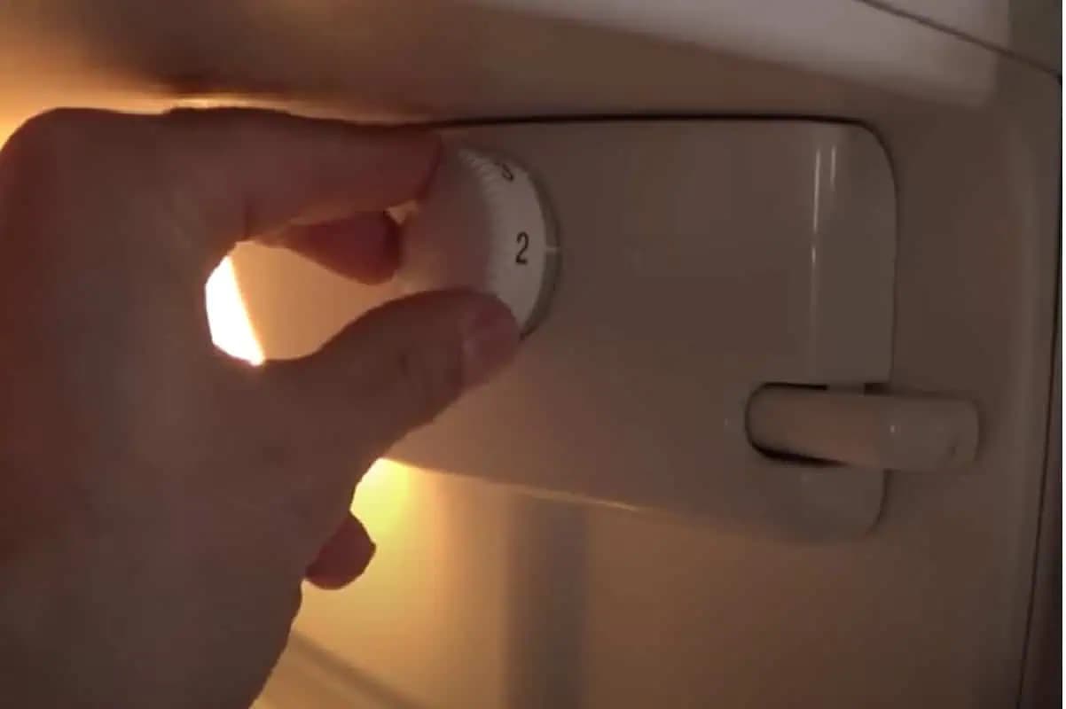 Nastavila som našu CHLADNIČKU na toto číslo a šetrím za DRAHÉ ENERGIE: TU je návod!