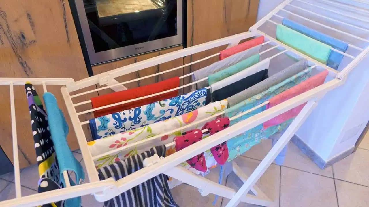 Geniálny DOMÁCI TRIK, ako vysušiť bielizeň za pár minút: Nepotrebujete ani SUŠIČKU!