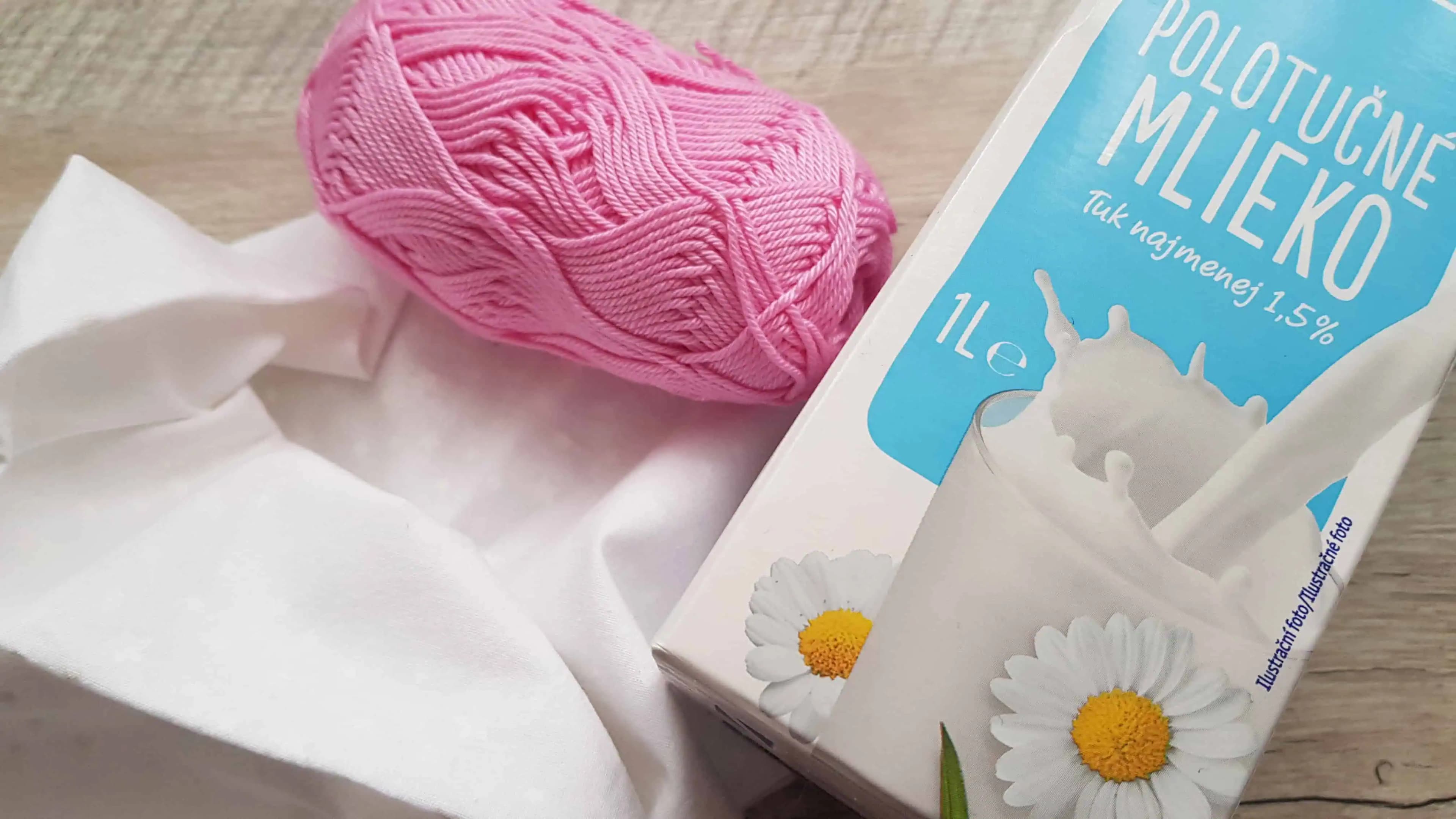 Krajší nápad sme dávno nevideli: Žena vzala krabicu od mlieka a kúsok bavlnky – úžasný nápad úplne zadarmo!