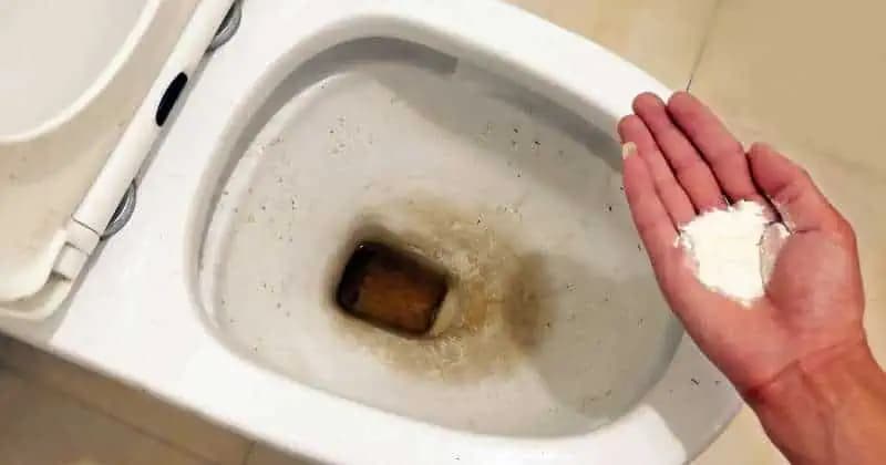 Zabudnite na OCOT: Tento prášok z kuchyne čistí toaletu na počkanie – žiadny vodný kameň, žlté škvrny a zápach!