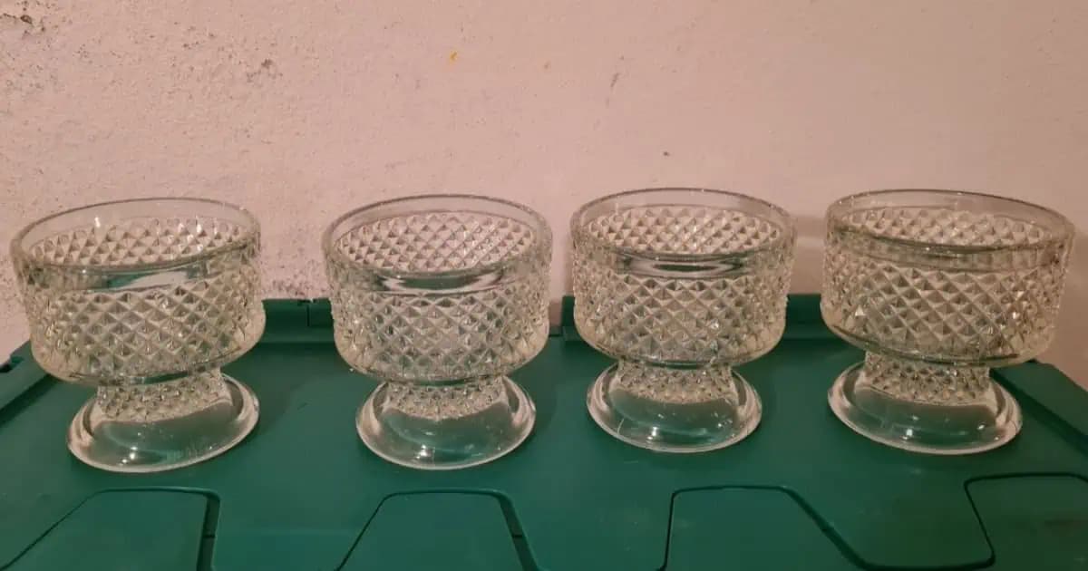 Máte doma takéto retro poháre? V komode sa vám možno váľajú kusy za STOVKY EUR: Zberatelia o ne doslova žobrú!