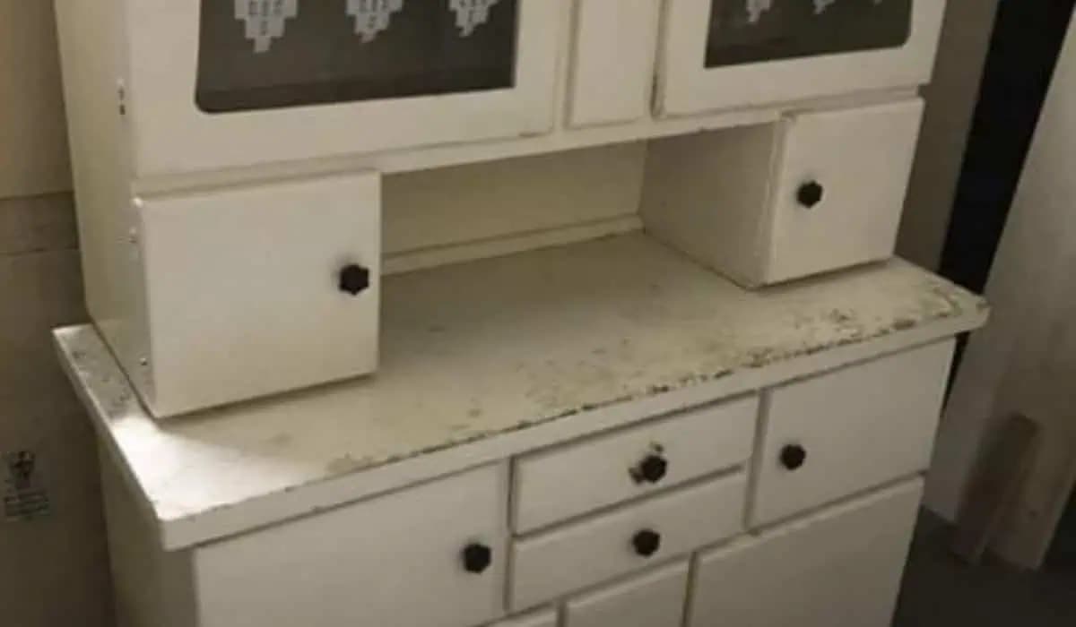 Máte takýto príborník alebo si ho chcete kúpiť? Odpadnete, keď zistíte, koľko dnes stojí: Veľké peniaze!