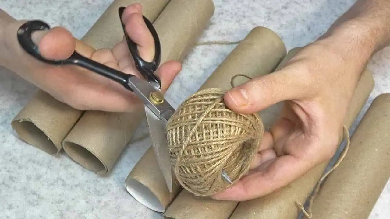 Nápad mojej tety pobláznil všetky kamarátky: Môže ho mať doma každý len zo špagátu a papierových roliek!