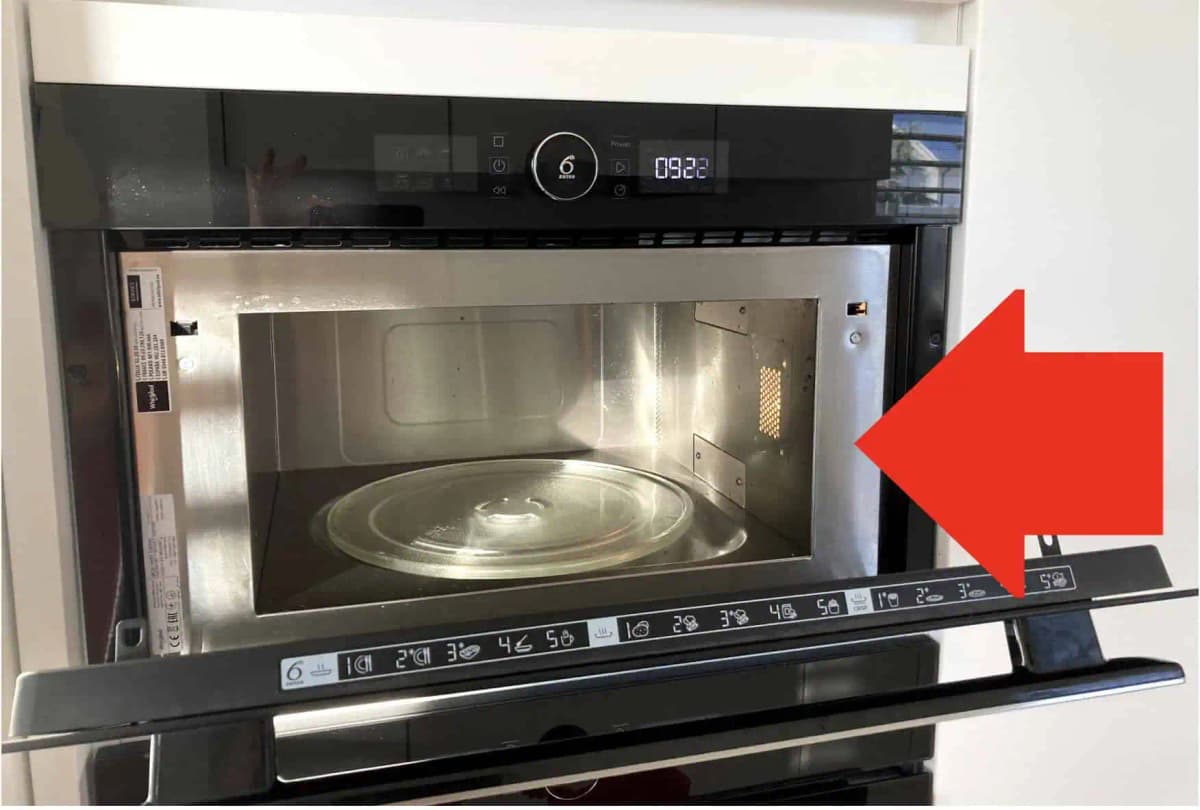 Mikrovlnku mám doma roky, ale toto by mi nepadlo ani vo sne: Nedávajte do nej len ohrievať jedlo, čo dokáže je úplne geniálne!