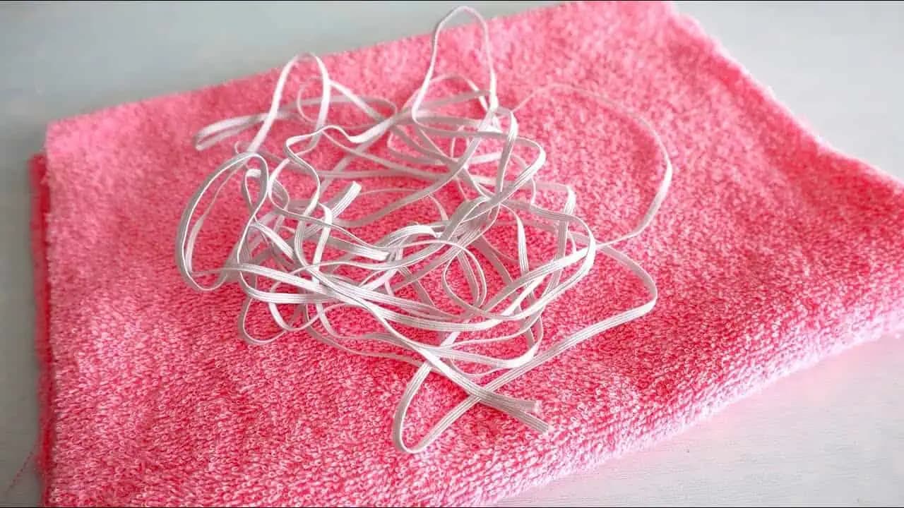 Tento nápad som náhodou videl v hoteli. Rozstrihla som froté uterák a urobila som to isté!