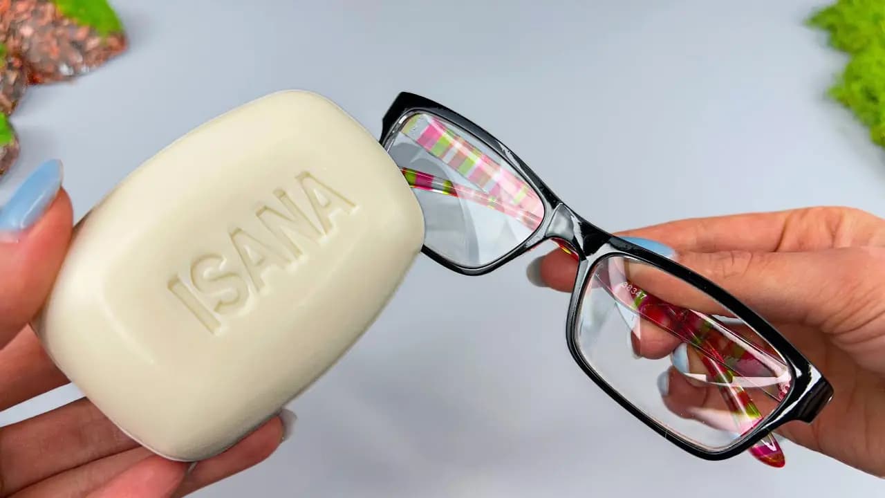 Stačí urobiť túto jednu vec a škrabance na okuliaroch OKAMŽITE zmiznú!