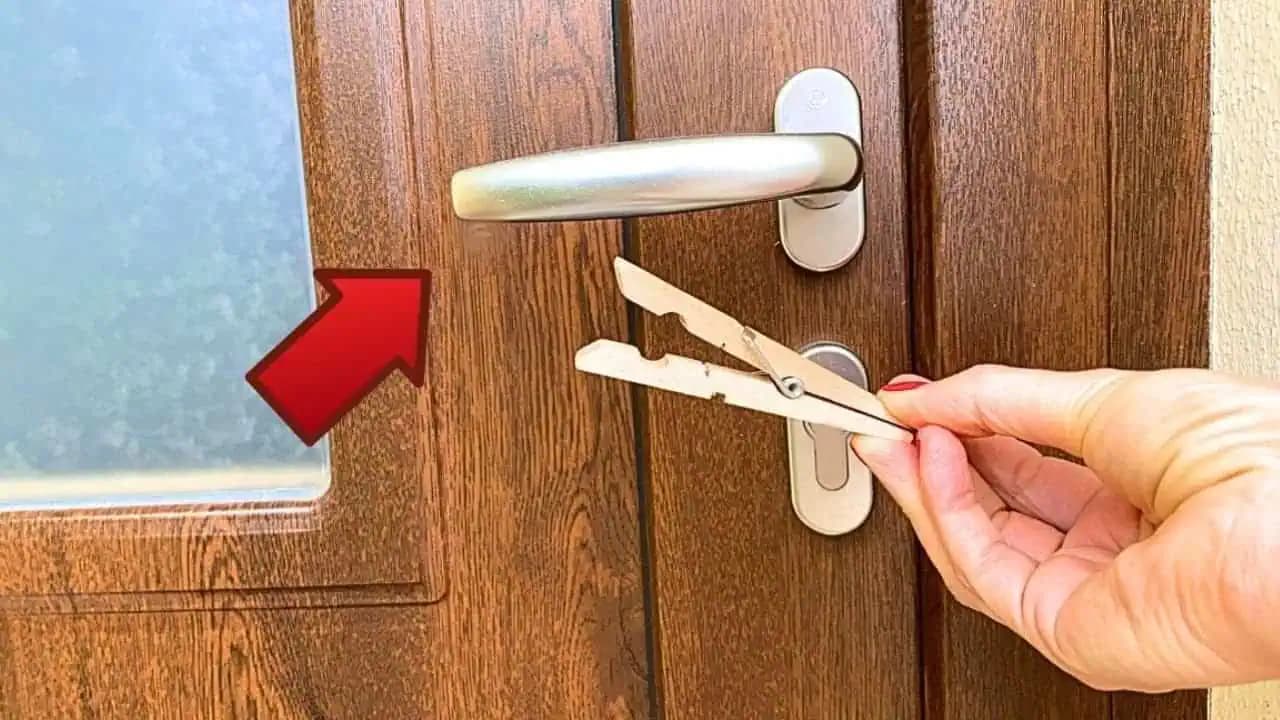 Dávam štipec na kľučku dverí: Teraz to robia všetci moji známi a priatelia!