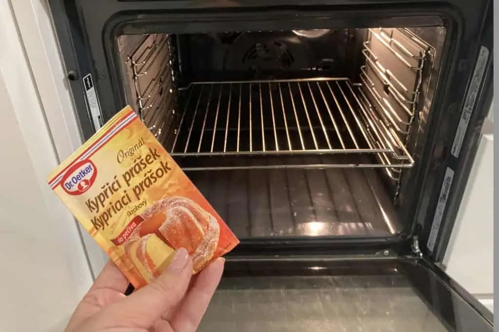 Vezmem LEN 1 balíček je ako nová: Rokmi overený spôsob, ako vyčistiť komplet celú rúru!