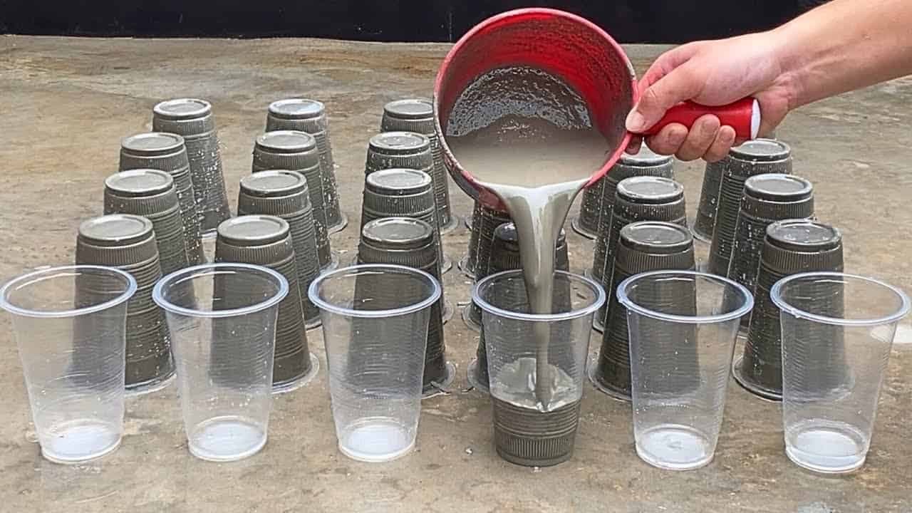 Zmiešajte piesok s cementom a najlete do plastových pohárov: Pozrite sa, čo z toho môžete mať!