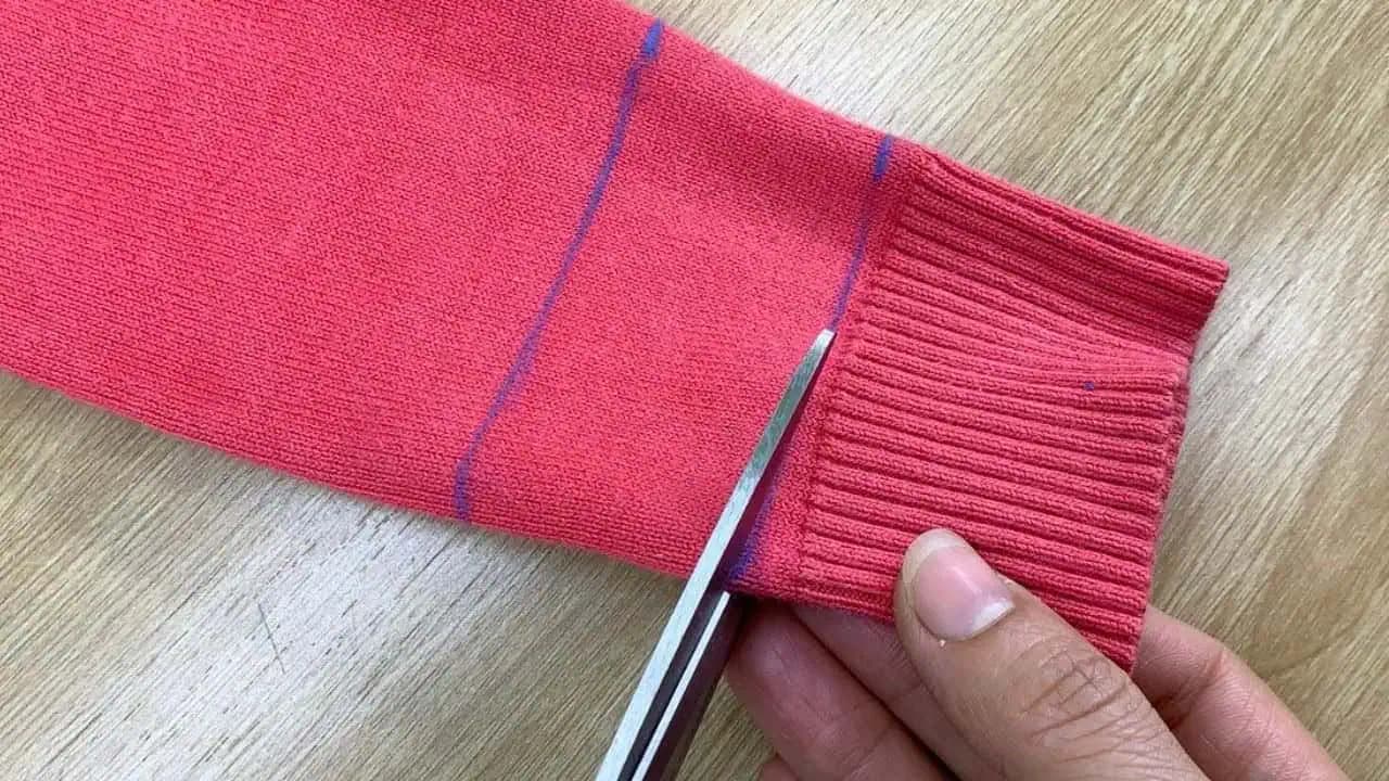 Najjednoduchší spôsob, ako skrátiť príliš dlhé rukávy svetra BEZ šijacieho stroja: Skvelý nápad!